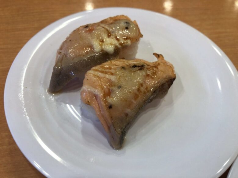かっぱ寿司　サーモンチーズマヨ炙り
